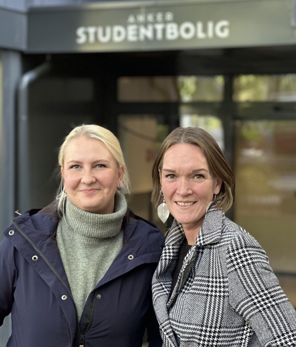 Boligdirektør Sunniva Roux og boligsjef Ida Louise Fjeldberg Westerlund i Stiftelsen Anker Studentbolig gleder seg over å ha fått mer tid til velferd og kjærlighet etter byttet av låssystem. Sunniva Roux og Ida Louise Fjeldberg Westerlund