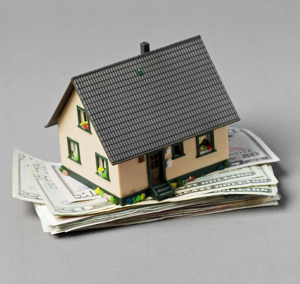 Dollar hus cb1005824