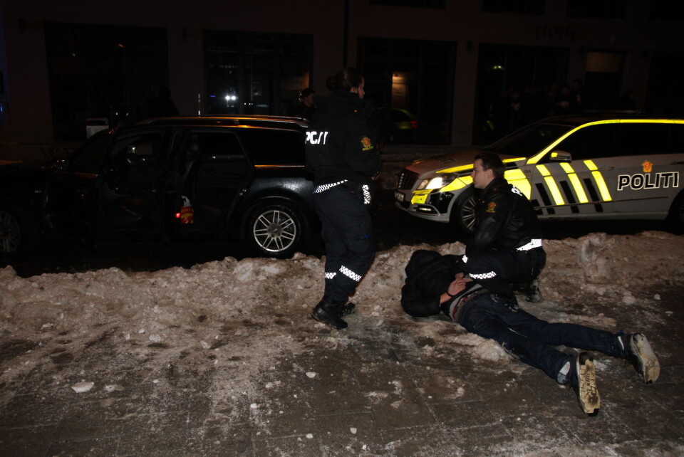 Fire menn ble pågrepet natt til søndag etter hasardiøs flukt med bil fra politet. I bagasjerommet hadde de en skadet mann (foto: Even Rise, Aktuell Sikkerhet/Pronto kommunikasjon).