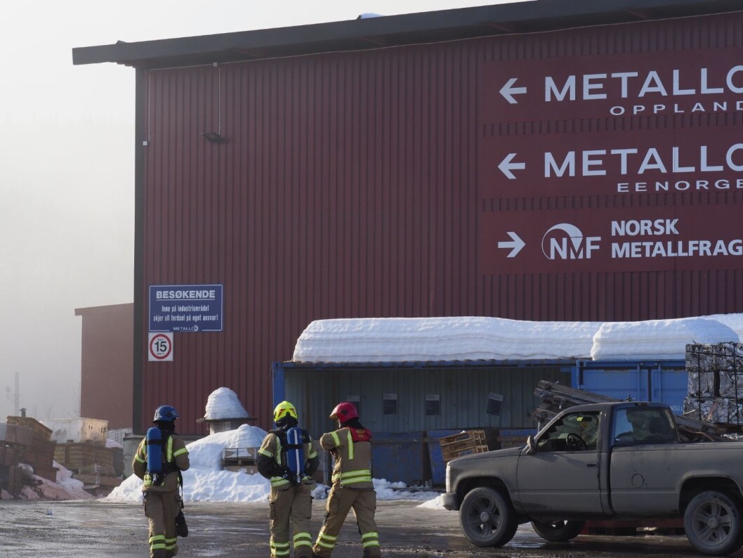 Takket være varsling fra varmesøkende kamera ble brannen hos Metallco EE Norge oppdaget før flammene ble synlige (foto: John Knut Bakken, Gjøviks Blad). Takket være varsling fra varmesøkende kamera ble brannen hos Metallco EE Norge oppdaget før flammene ble synlige (foto: John Knut Bakken, Gjøviks Blad).