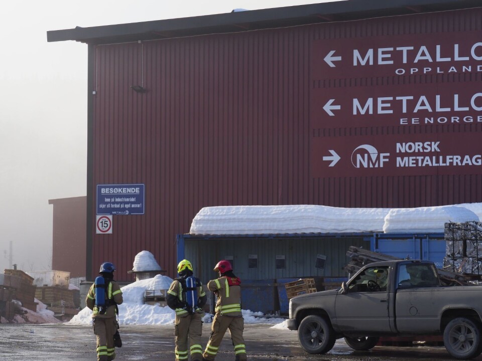 Takket være varsling fra varmesøkende kamera ble brannen hos Metallco EE Norge oppdaget før flammene ble synlige (foto: John Knut Bakken, Gjøviks Blad).