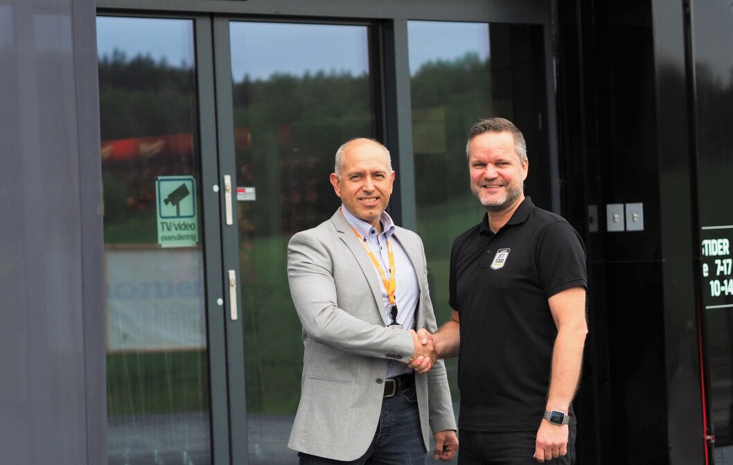 Salgssjef Knut Willy Larsen i Certego ser frem til å samarbeide med Swedol, butikksjef Jon Bronken og alle hans kolleger (foto: Privat). Salgssjef Knut Willy Larsen i Certego ser frem til å samarbeide med Swedol, butikksjef Jon Bronken og alle hans kolleger (foto: Privat).
