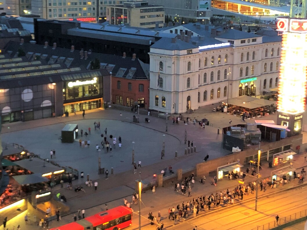 En Nokas-vekter er dømt for vold etter å ha spent bein på en gutt samtidig som sistnevnte ble dyttet i ryggen. - Unødig makbruk og stort skadepotensial, slår tingretten fast (illustrasjonsfoto: Even Rise) En Nokas-vekter er dømt for vold etter å ha spent bein på en gutt samtidig som sistnevnte ble dyttet i ryggen. - Unødig makbruk og stort skadepotensial, slår tingretten fast (illustrasjonsfoto: Even Rise)