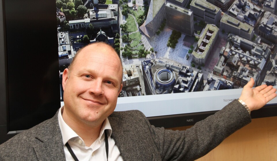 Cato Hemmingby forsvarer i morgen sin doktoravhandling innen risikostyring og samfunnssikkerhet. Dette bildet er fra en reportasje i Aktuell Sikkerhet om sikkerheten i det nye regjeringskvartalet (foto: Even Rise).