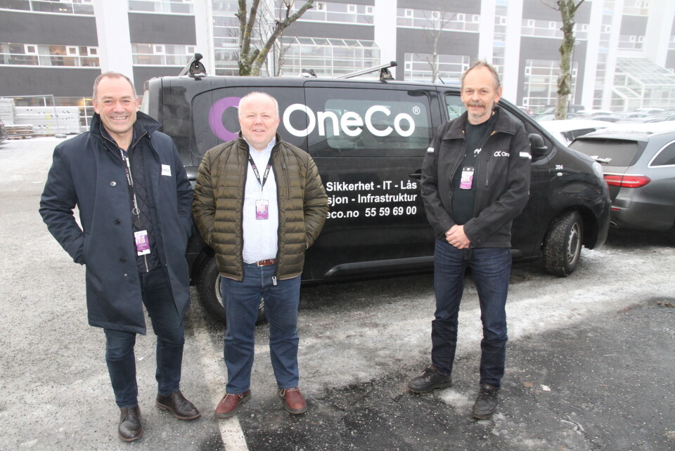 Jahn Gulbrandsen, Stellan Johansen og Hans Petter Mørkhagen i Oneco Technologies har det travelt med prosjekteringen av jobben de har fått med lås og beslag i Økern Portal (foto: Even Rise).