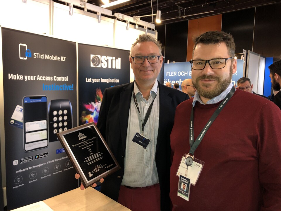 Robert Jansson i STid og Thomas Sommerfeldt Preus i Sotera Solutions. Rett før jul – under nykommeren «Sotera Talk» - ble det kjent at Sotera er først ute i Norden som representant for STid sine adgangskontrollprodukter (foto: Even Rise).