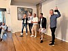 Rune Bartnes, Bjørn-Christer Hanssen, Thomas Sean og Rune Hansen spilte, mens Gudbrand Sletten (sittende til venstre) var med som medhjelper. Sigurd Sollien (nr. 2 fra høyre) var arrangementets konferansier.