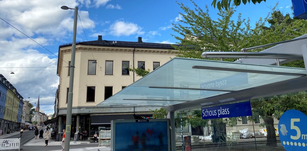 Her på Schous plass ble billettkontrolløren dyttet ut av trikken. Her på Schous plass ble billettkontrolløren dyttet ut av trikken.