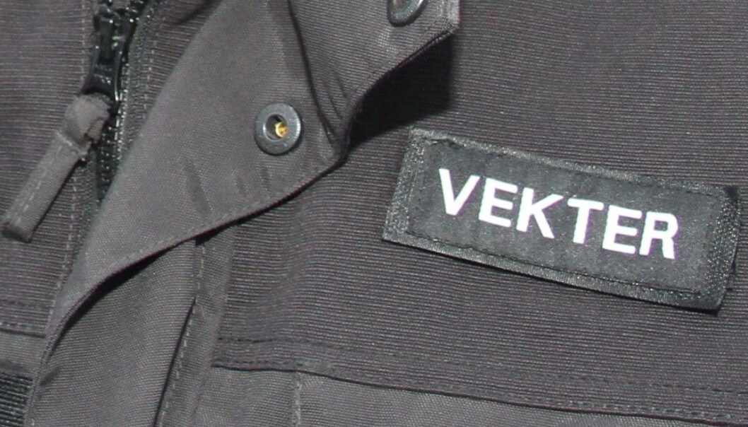 Vekteren måtte sy og fikk et varig arr midt i panna. Nå må gjerningsmannen i fengsel. Vekteren måtte sy og fikk et varig arr midt i panna. Nå må gjerningsmannen i fengsel.