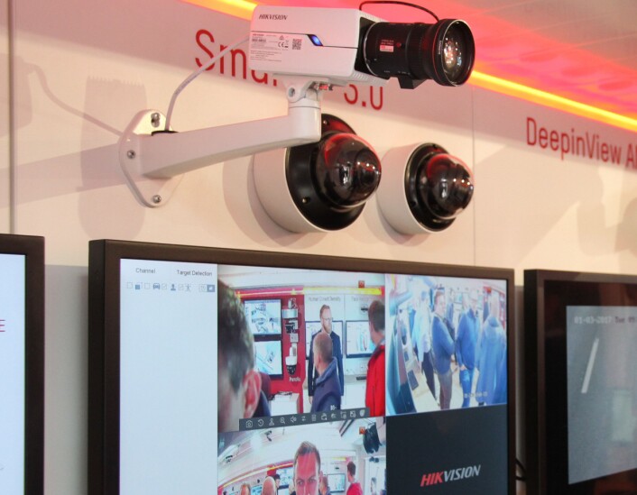 Avarn Security styrer en avvikling av forholdet de har til kinesiske Hikvision. Årsaken er frykt for å bidra til brudd på internasjonale menneskerettigheter. Avarn Security styrer en avvikling av forholdet de har til kinesiske Hikvision. Årsaken er frykt for å bidra til brudd på internasjonale menneskerettigheter.