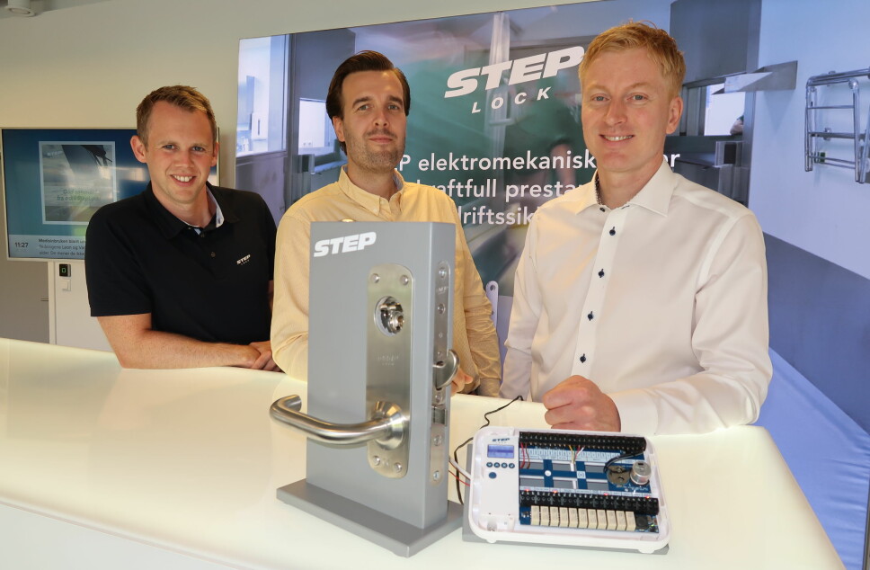 Kenneth Slåtsveen Bøhren, Aksel André Pettersen og Anders Møller gleder seg over at Steplock nå er klare med sin nye motorlåsserie.