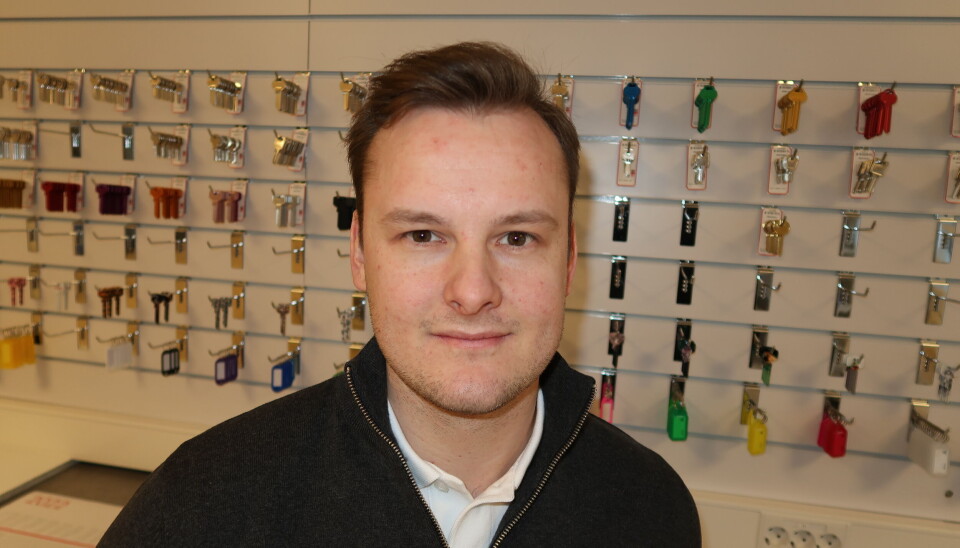 Marcus Dahl i Fredrikstad satser i første omgang på tradisjonelle låsesmedtjenester, men vil utvikle MD Sikkerhet AS innen flere byggetekniske fag. Marcus Dahl i Fredrikstad satser i første omgang på tradisjonelle låsesmedtjenester, men vil utvikle MD Sikkerhet AS innen flere byggetekniske fag.