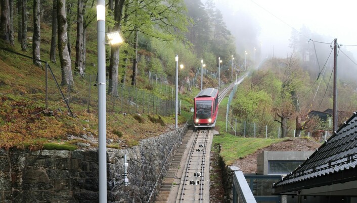 Kabelbanen opp til Fløyen i Bergen er blant landets mest besøkte turistattraksjoner. Fløibanen AS satser nå på Iloq S50 i hele anlegget.