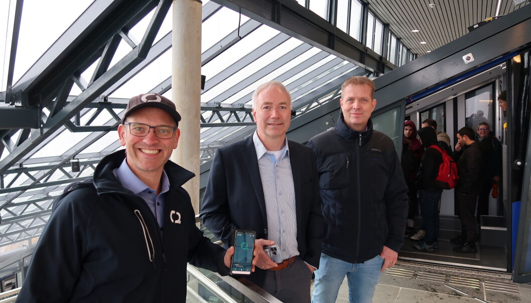 Øyvind Konglevoll leder driftsavdelingen i Fløibanen AS. Han er godt fornøyd med leveransen av Iloq S50, samt den oppfølgingen Thorbjørn Myrvang (t.v.) i Iloq og René Rivli (t.h.) i Låssenteret har gitt. Øyvind Konglevoll leder driftsavdelingen i Fløibanen AS. Han er godt fornøyd med leveransen av Iloq S50, samt den oppfølgingen Thorbjørn Myrvang (t.v.) i Iloq og René Rivli (t.h.) i Låssenteret har gitt.