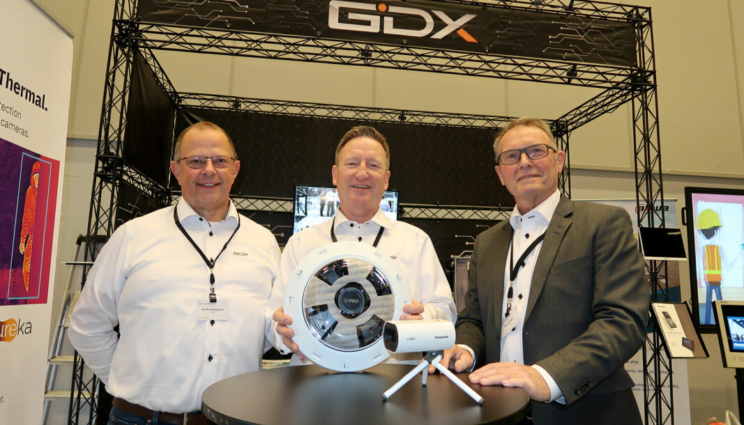 Ole Rune Mykjaland, Bent Ingerø-Ahlsen og Kjell Johansen gleder seg til at GDX for alvor kommer ut i markedet med kameraer fra I-pro. Haldenbedriften ble nylig premiumpartner til I-pro.