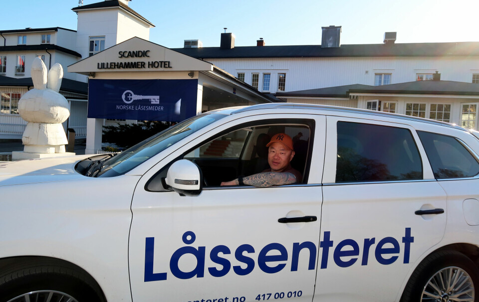 Jon Nordvik i en Låssenteret-bil
